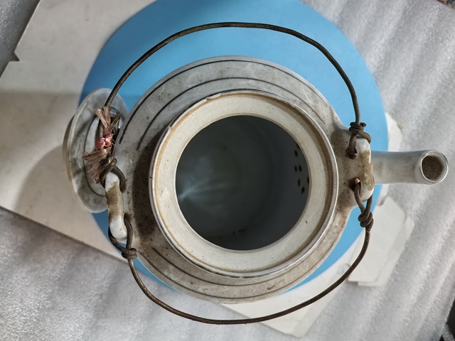 古玩陶瓷彩繪畫花卉紋提梁壺拍賣，當前價格680元