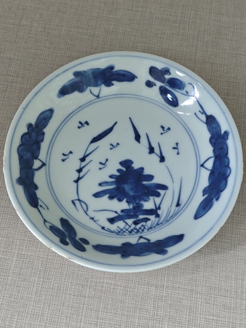 古玩陶瓷外醬釉內青花花卉紋杯碟一套真品鑒賞圖