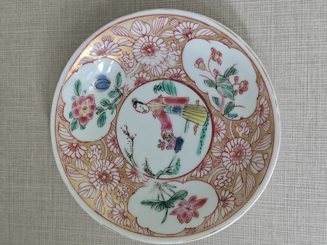古玩陶瓷粉彩花卉人物杯碟一套真品鑒賞圖
