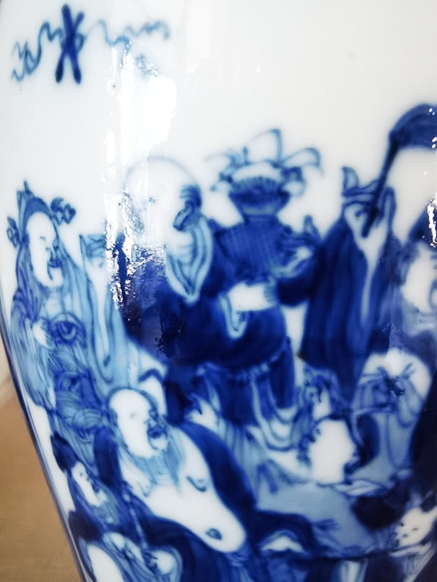 古玩陶瓷青花冰梅開窗人物蓋瓶真品鑒賞圖