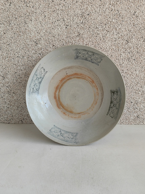 古玩陶瓷青花花卉紋盤真品鑒賞圖