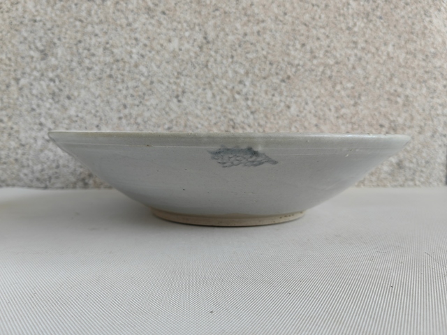 古玩陶瓷青花花卉紋盤真品鑒賞圖