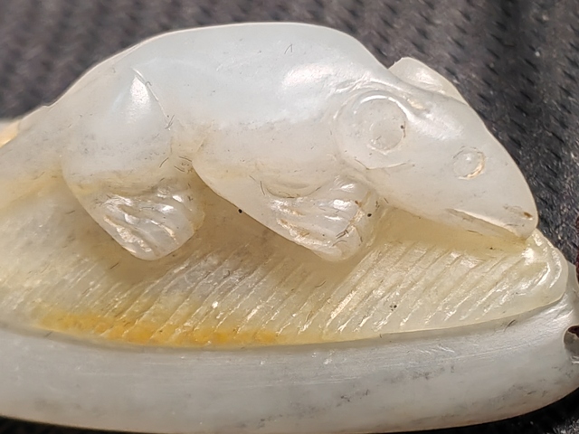 古玩玉器天然和田玉老鼠雕件真品鑒賞圖