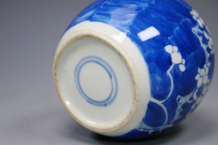 古玩陶瓷清光緒·青花留白折枝冰梅紋罐真品鑒賞圖