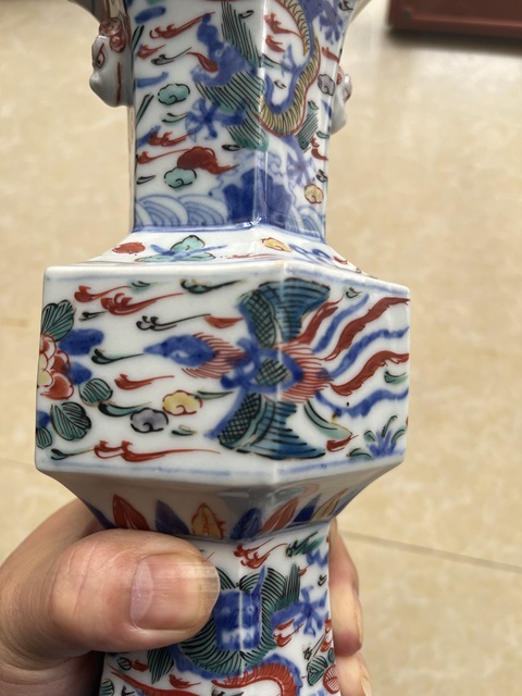 古玩陶瓷青花五彩龍鳳紋花觚真品鑒賞圖