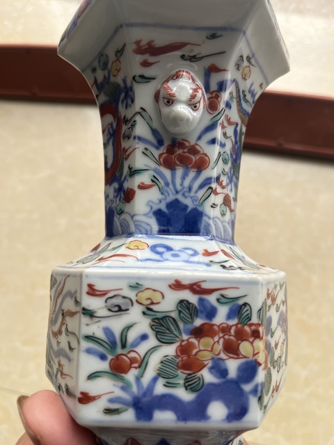 古玩陶瓷青花五彩龍鳳紋花觚真品鑒賞圖