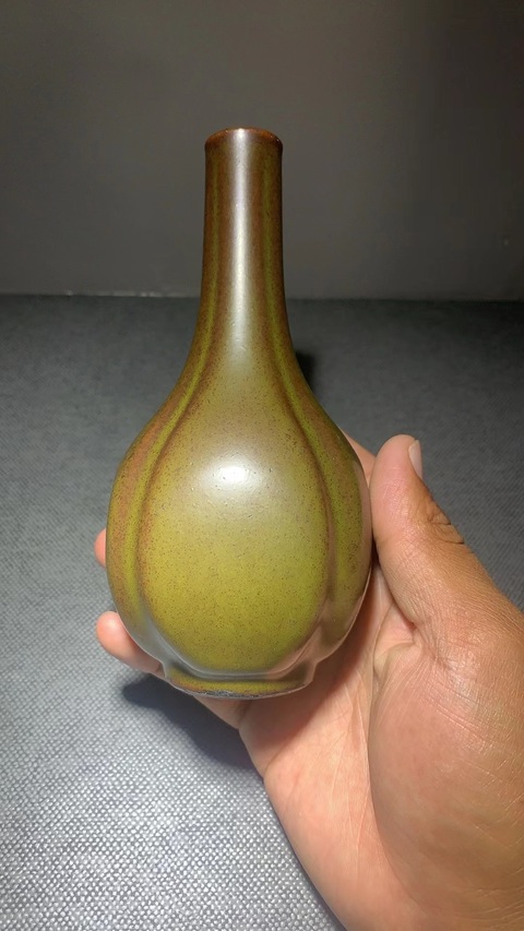 古玩陶瓷茶葉末釉海棠瓶真品鑒賞圖