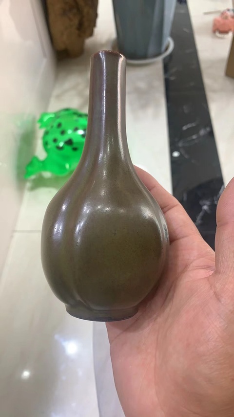 古玩陶瓷茶葉末釉海棠瓶真品鑒賞圖