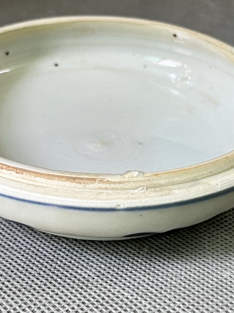 古玩陶瓷青花花卉紋粉盒真品鑒賞圖
