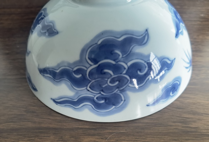 古玩陶瓷清雍正 青花過墻龍紋碗拍賣,當(dāng)前價(jià)格15000元