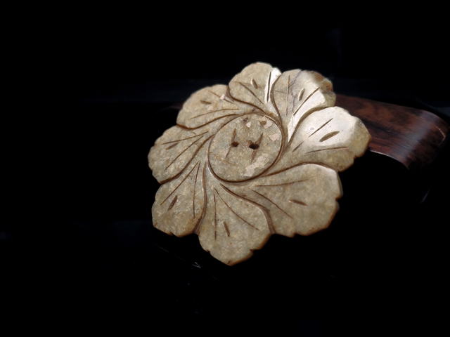 古玩雜項(xiàng)明代和田玉滿(mǎn)沁將軍扣拍賣(mài)，當(dāng)前價(jià)格4800元