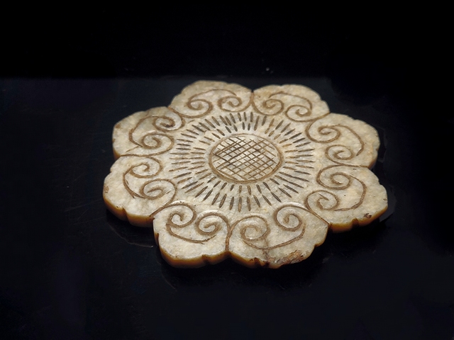 古玩雜項(xiàng)明代和田玉滿(mǎn)沁將軍扣拍賣(mài)，當(dāng)前價(jià)格4800元