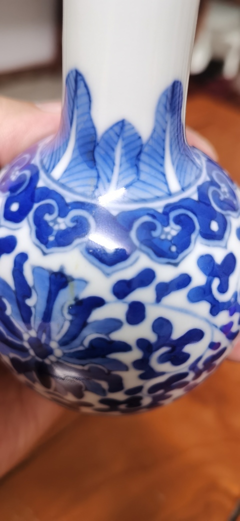 古玩陶瓷青花瓶真品鑒賞圖