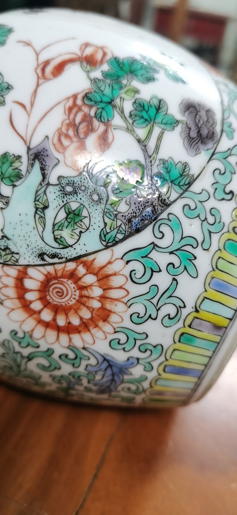 古玩陶瓷花卉紋五彩罐真品鑒賞圖