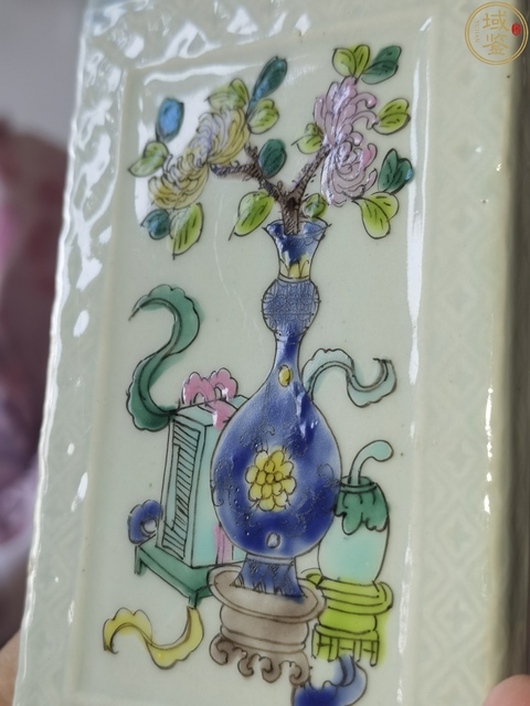 古玩陶瓷粉彩博古圖筆筒真品鑒賞圖