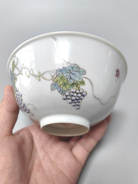 古玩陶瓷葡萄紋粉彩碗拍賣,當前價格888元