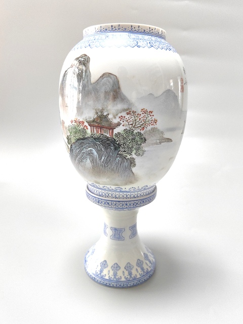 古玩陶瓷山水紋燈罩拍賣，當(dāng)前價(jià)格1888元