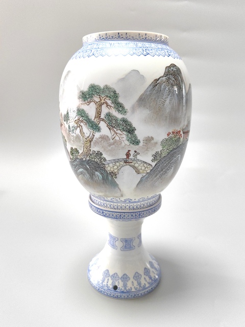 古玩陶瓷山水紋燈罩拍賣，當(dāng)前價(jià)格1888元