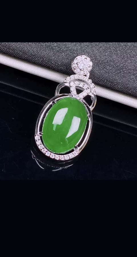 古玩玉器天然翡翠吊墜拍賣,當前價格6800元