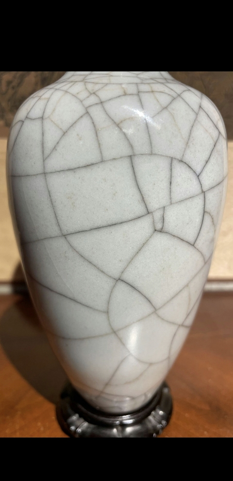 古玩陶瓷哥窯瓶真品鑒賞圖