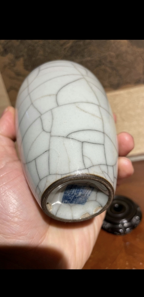 古玩陶瓷哥窯瓶真品鑒賞圖