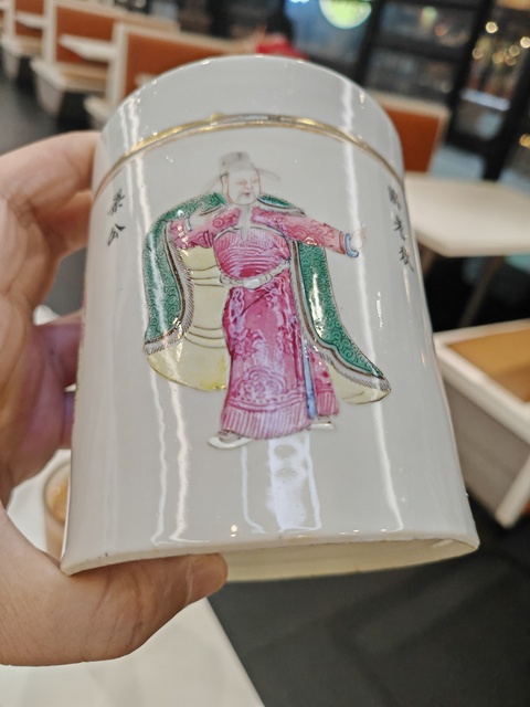 古玩陶瓷同治細路粉彩無雙譜蓋罐真品鑒賞圖