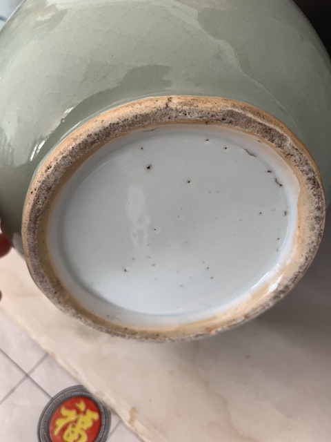 古玩陶瓷豆青釉青花雙耳瓶真品鑒賞圖