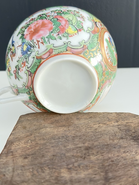 古玩陶瓷廣彩執杯真品鑒賞圖