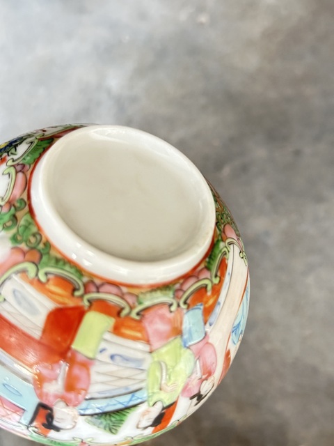 古玩陶瓷廣彩執杯真品鑒賞圖
