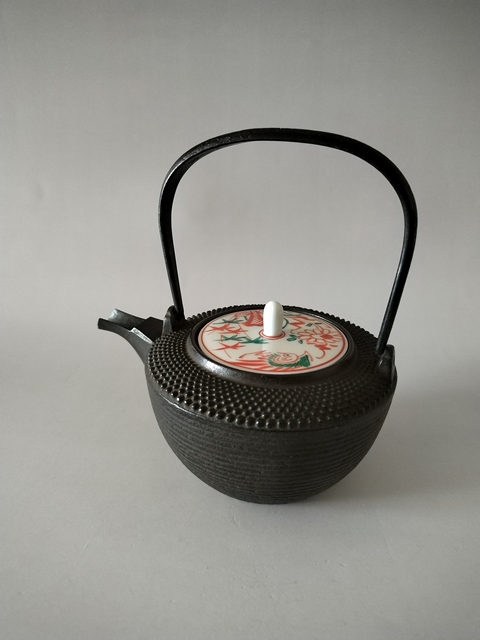古玩雜項（珍藏級）日本名家制作老鐵壺拍賣，當前價格1998元