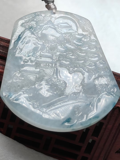 古玩玉器天然翡翠山水玉墜(帶翡翠鑒定證書)拍賣,當(dāng)前價(jià)格1500元