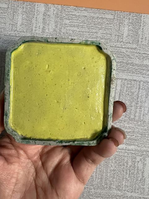 古玩陶瓷綠釉四方蓋盒真品鑒賞圖