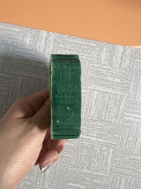 古玩陶瓷綠釉四方蓋盒真品鑒賞圖