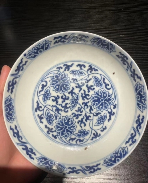 古玩陶瓷清同治-青花纏枝蓮五寸盤（官）拍賣，當前價格70000元