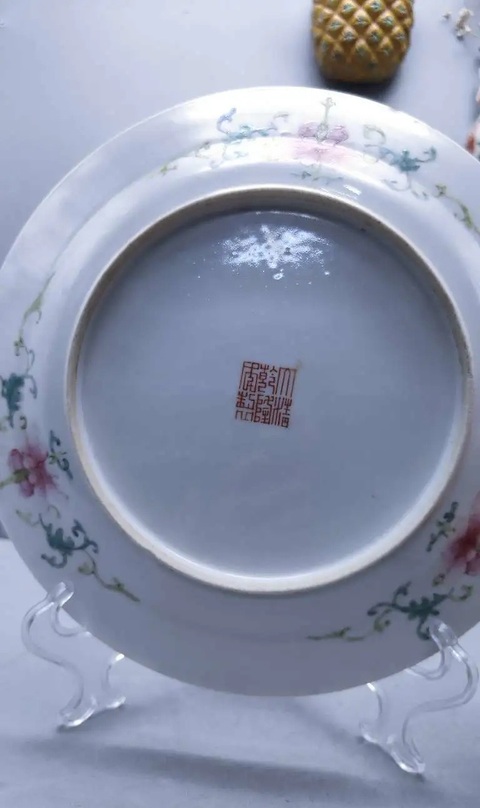 古玩陶瓷粉彩百花不落地紋折沿盤拍賣,當前價格1900元