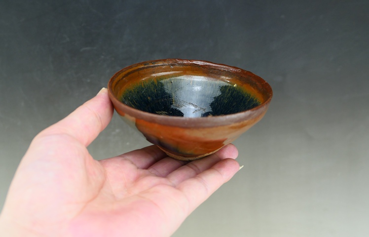 古玩陶瓷精品:宋建窯柿紅釉兔毫盞拍賣,當(dāng)前價格800元