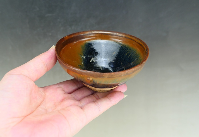 古玩陶瓷精品:宋建窯柿紅釉兔毫盞拍賣,當(dāng)前價格800元
