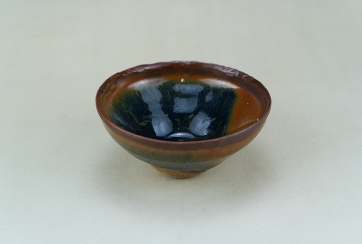 古玩陶瓷精品:宋建窯柿紅釉兔毫盞拍賣,當(dāng)前價格800元