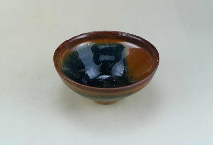 古玩陶瓷精品:宋建窯柿紅釉兔毫盞拍賣,當(dāng)前價格800元