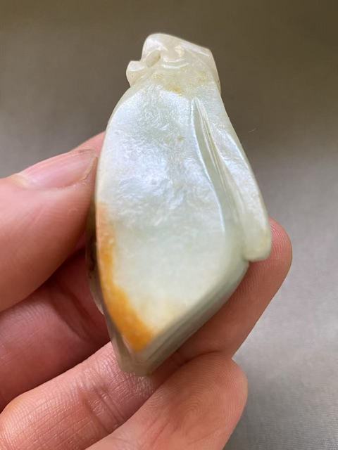 古玩玉器(一口價放漏)清代翡翠雕“瓜果墜”拍賣,當前價格4500元