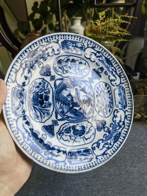 古玩陶瓷清中期青花山水人物紋折腰盤拍賣,當(dāng)前價格0元