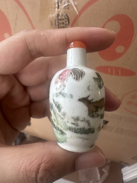 古玩陶瓷粉彩生肖圖鼻煙壺拍賣，當前價格3500元