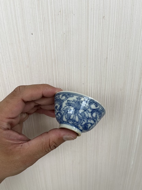 古玩陶瓷青花淡描花卉紋杯真品鑒賞圖