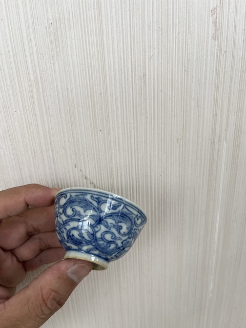 古玩陶瓷青花淡描花卉紋杯真品鑒賞圖