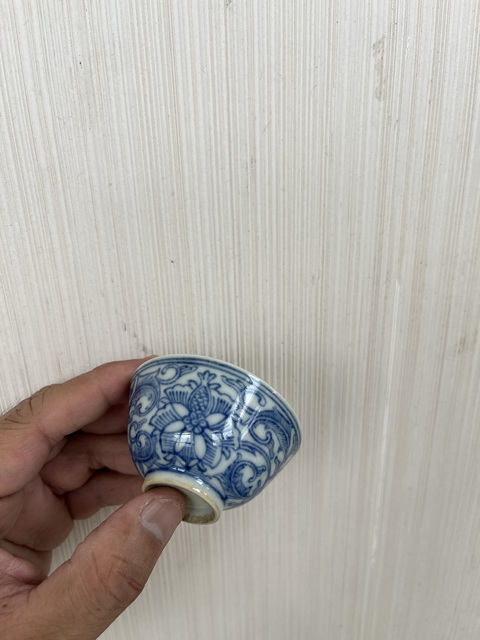 古玩陶瓷青花淡描花卉紋杯真品鑒賞圖