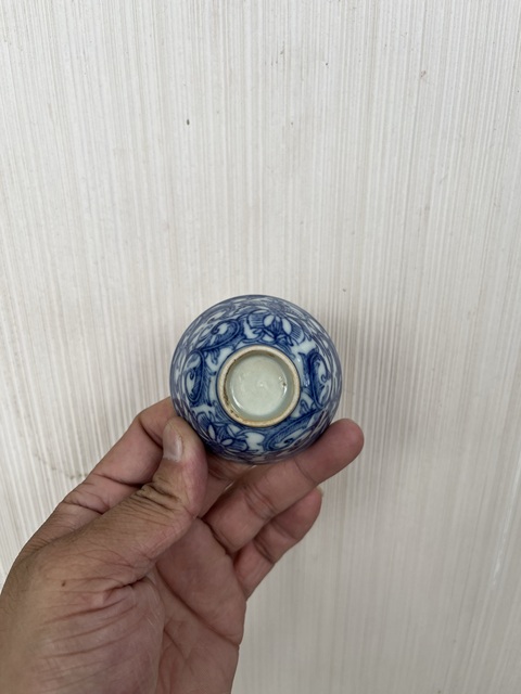 古玩陶瓷青花淡描花卉紋杯真品鑒賞圖