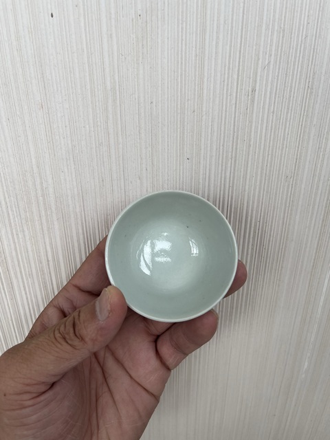 古玩陶瓷青花淡描花卉紋杯真品鑒賞圖
