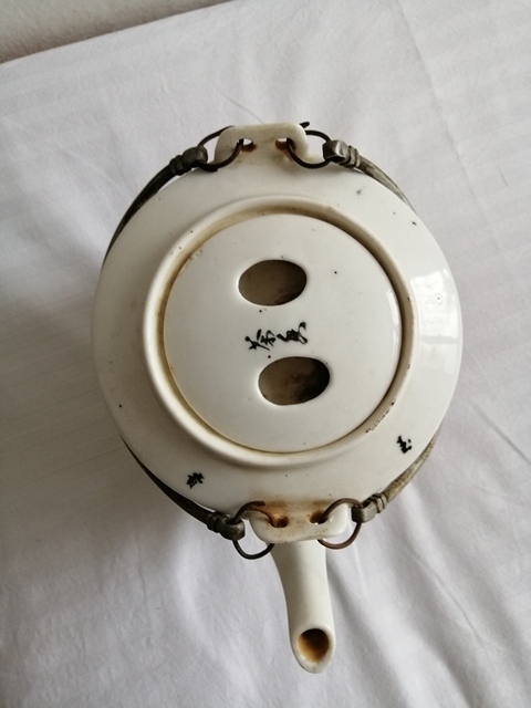 古玩陶瓷喜鵲登梅提梁壺拍賣，當前價格599元
