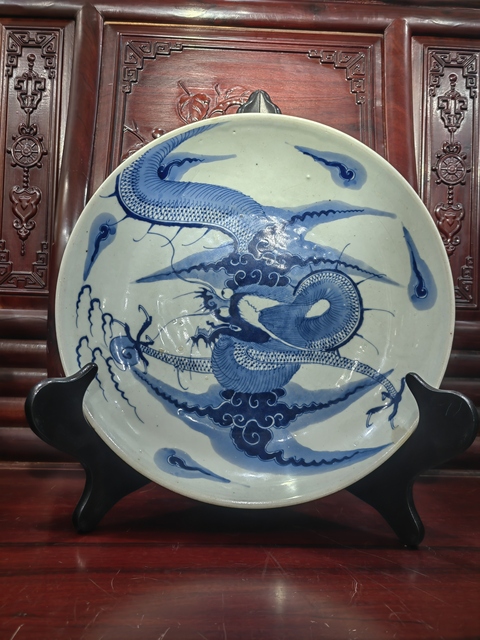古玩陶瓷乾隆青花龍盤拍賣,當(dāng)前價(jià)格12000元