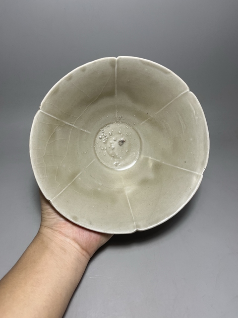 古玩陶瓷宋代·青釉葵口碗真品鑒賞圖